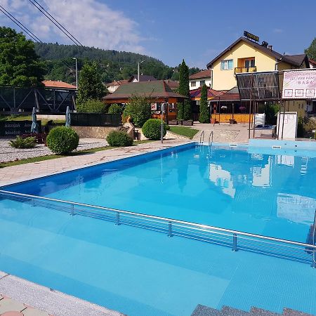 Pansion Basa Otel Ustikolina Dış mekan fotoğraf
