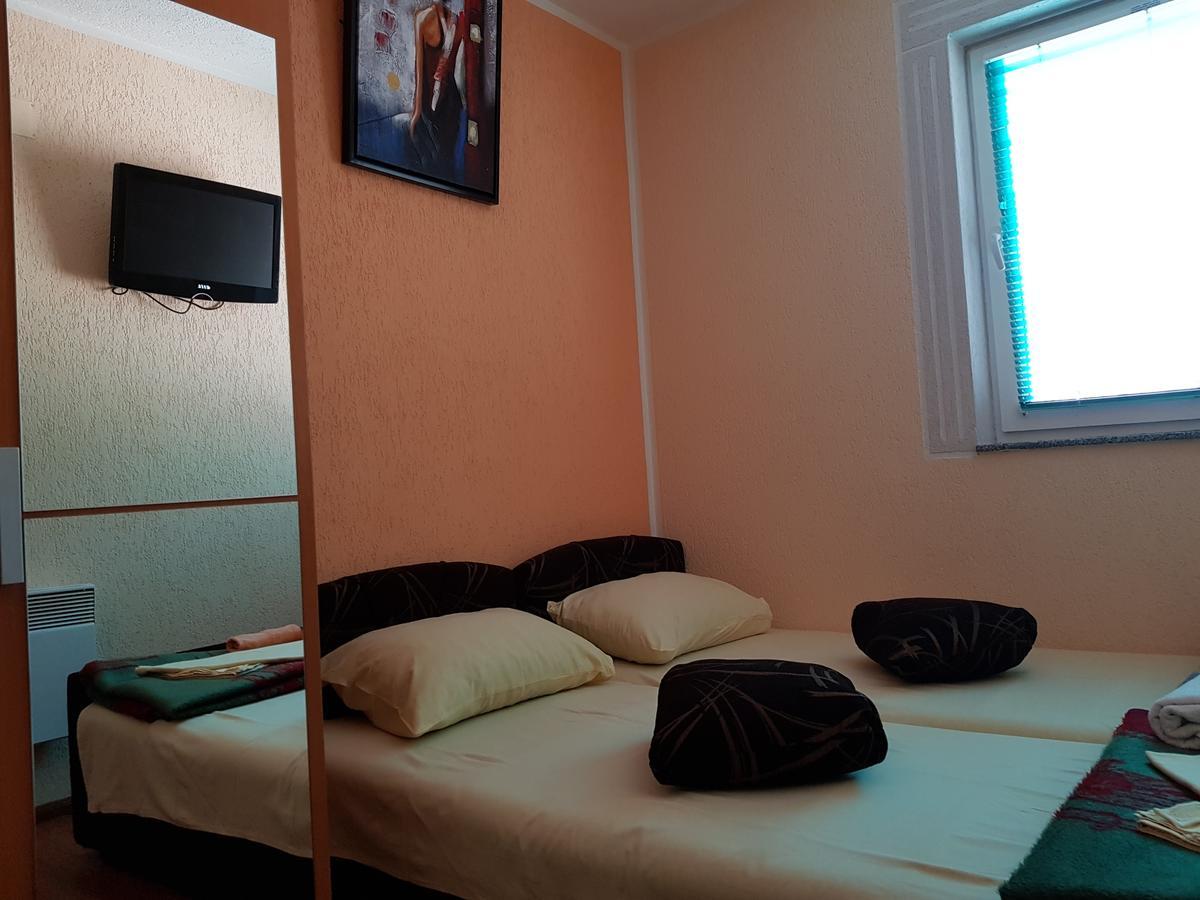 Pansion Basa Otel Ustikolina Dış mekan fotoğraf