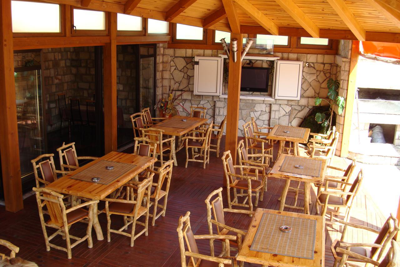 Pansion Basa Otel Ustikolina Dış mekan fotoğraf