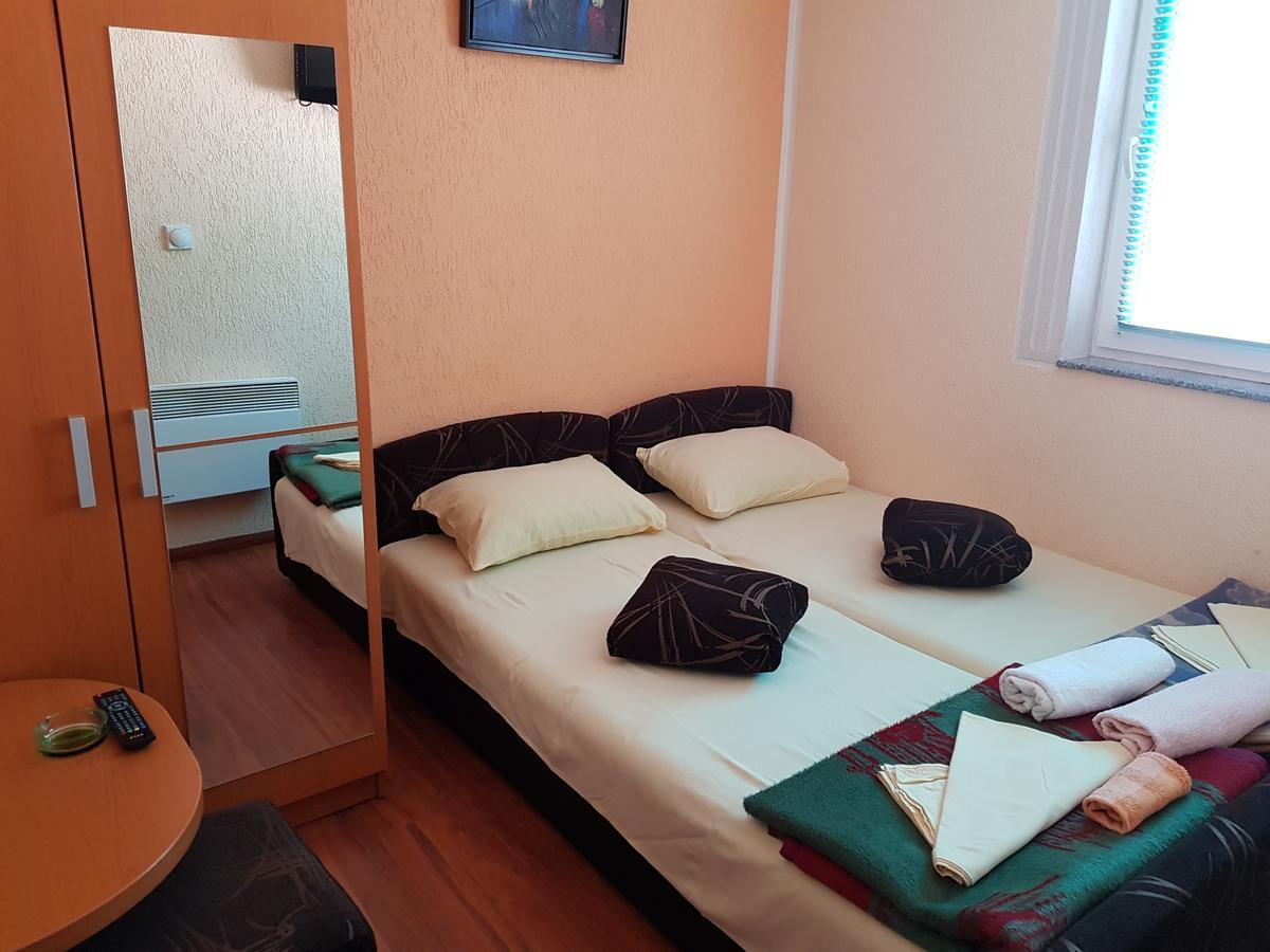 Pansion Basa Otel Ustikolina Dış mekan fotoğraf