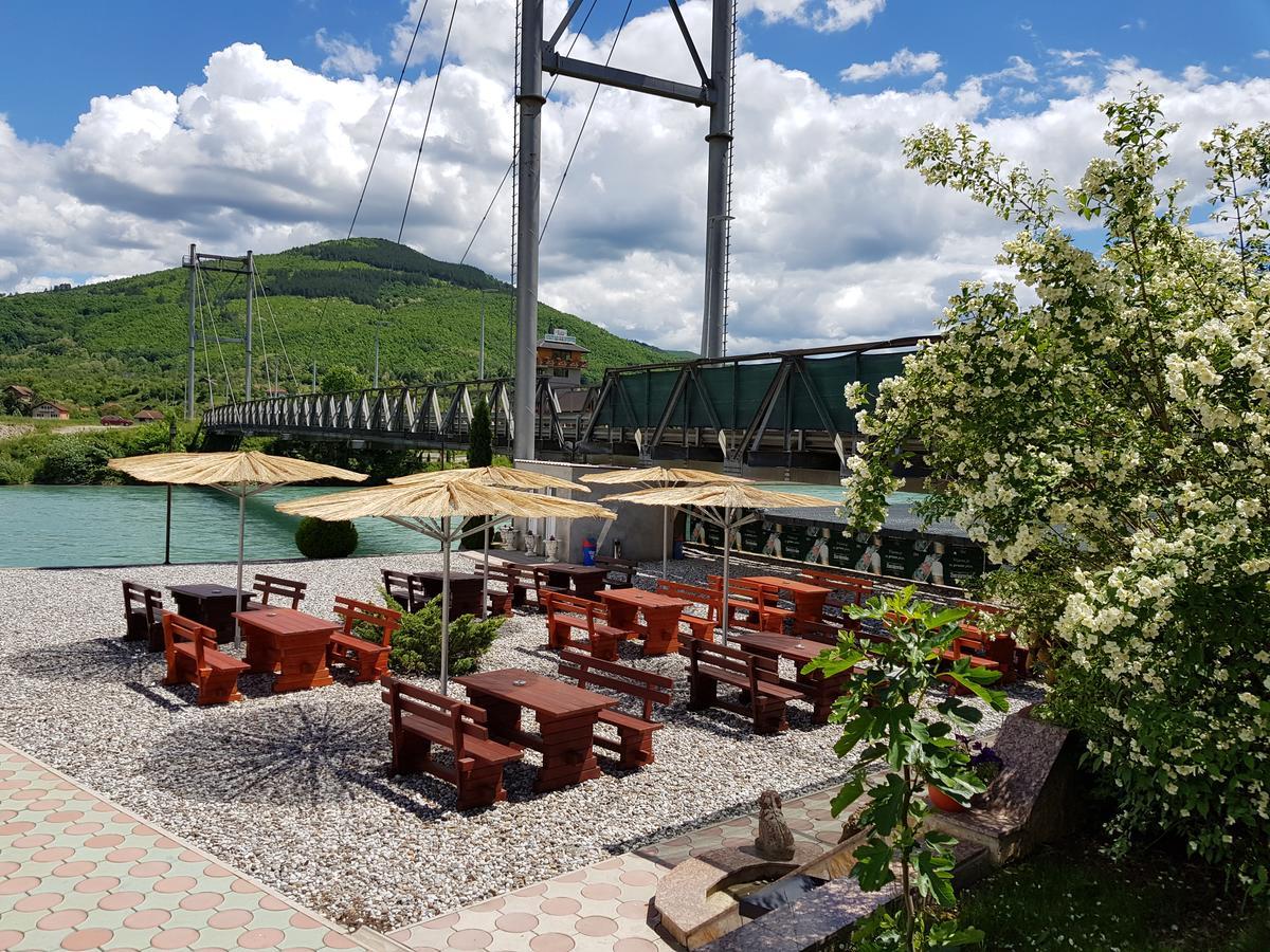 Pansion Basa Otel Ustikolina Dış mekan fotoğraf